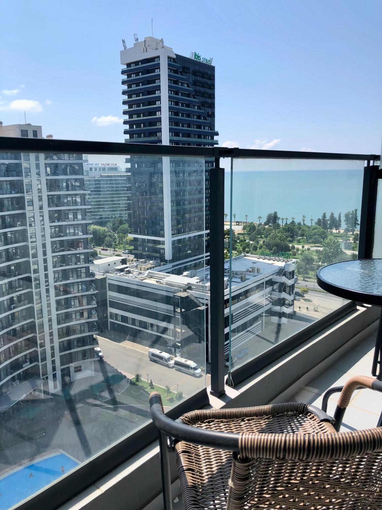 White Apartment باتومي المظهر الخارجي الصورة