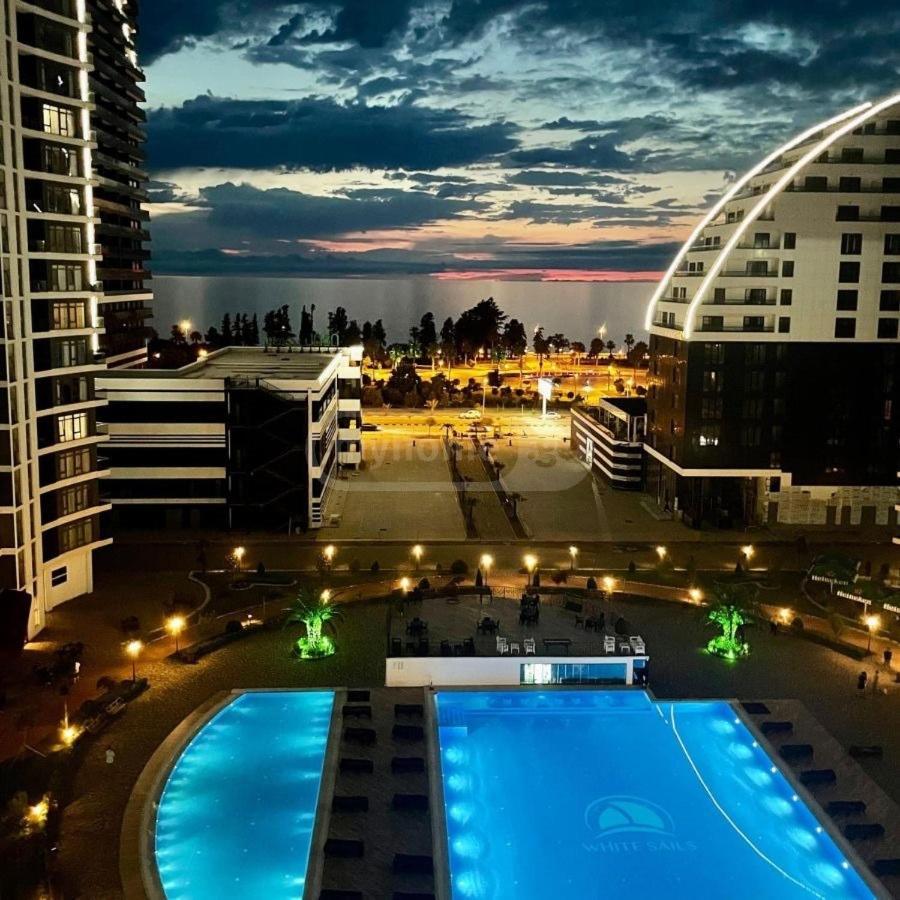 White Apartment باتومي المظهر الخارجي الصورة